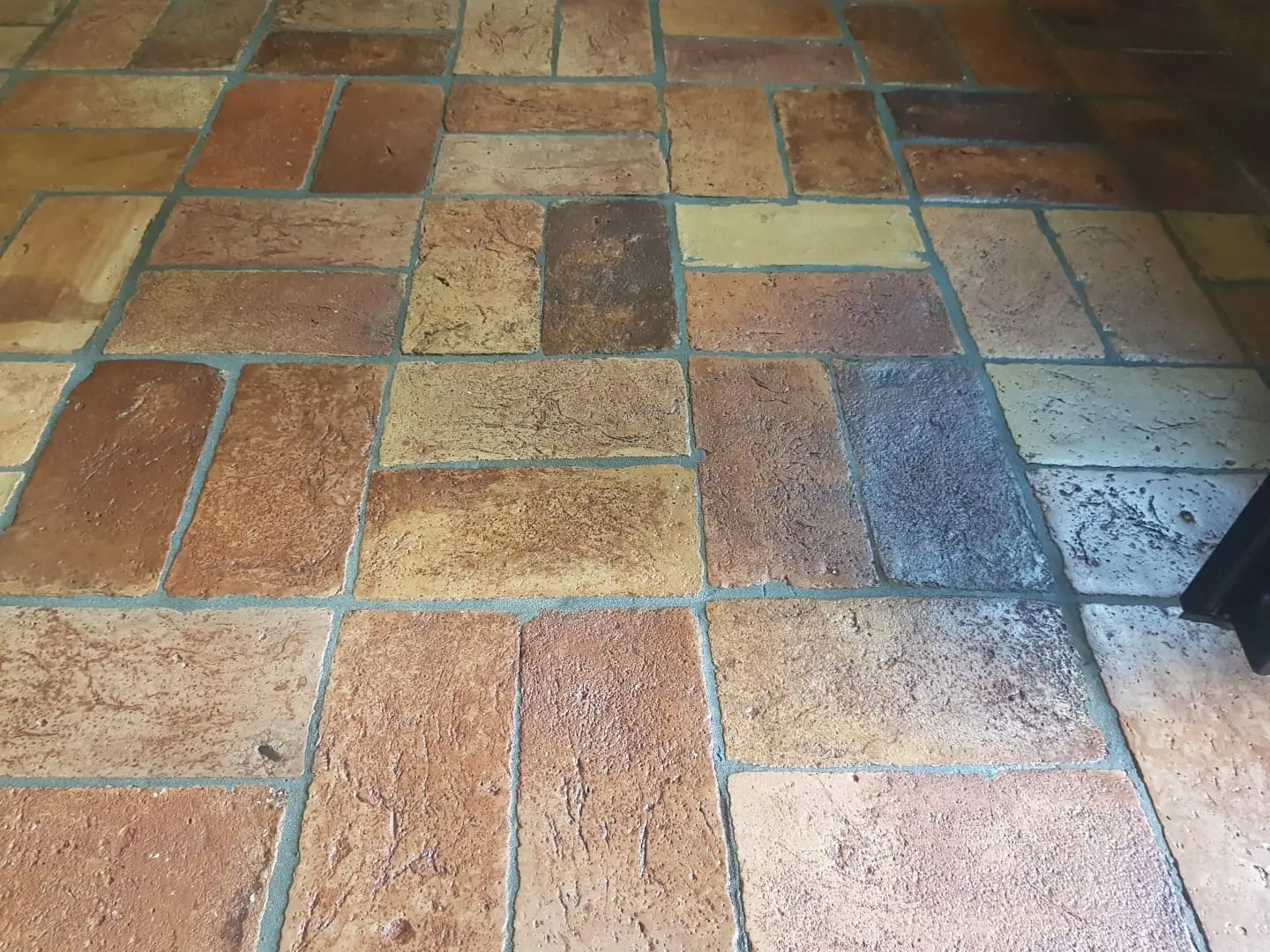 Come pulire le fughe dei pavimenti senza fatica: ecco i tre consigli dell’esperto Come pulire le fughe dei pavimenti senza fatica: ecco i tre consigli dell’esperto