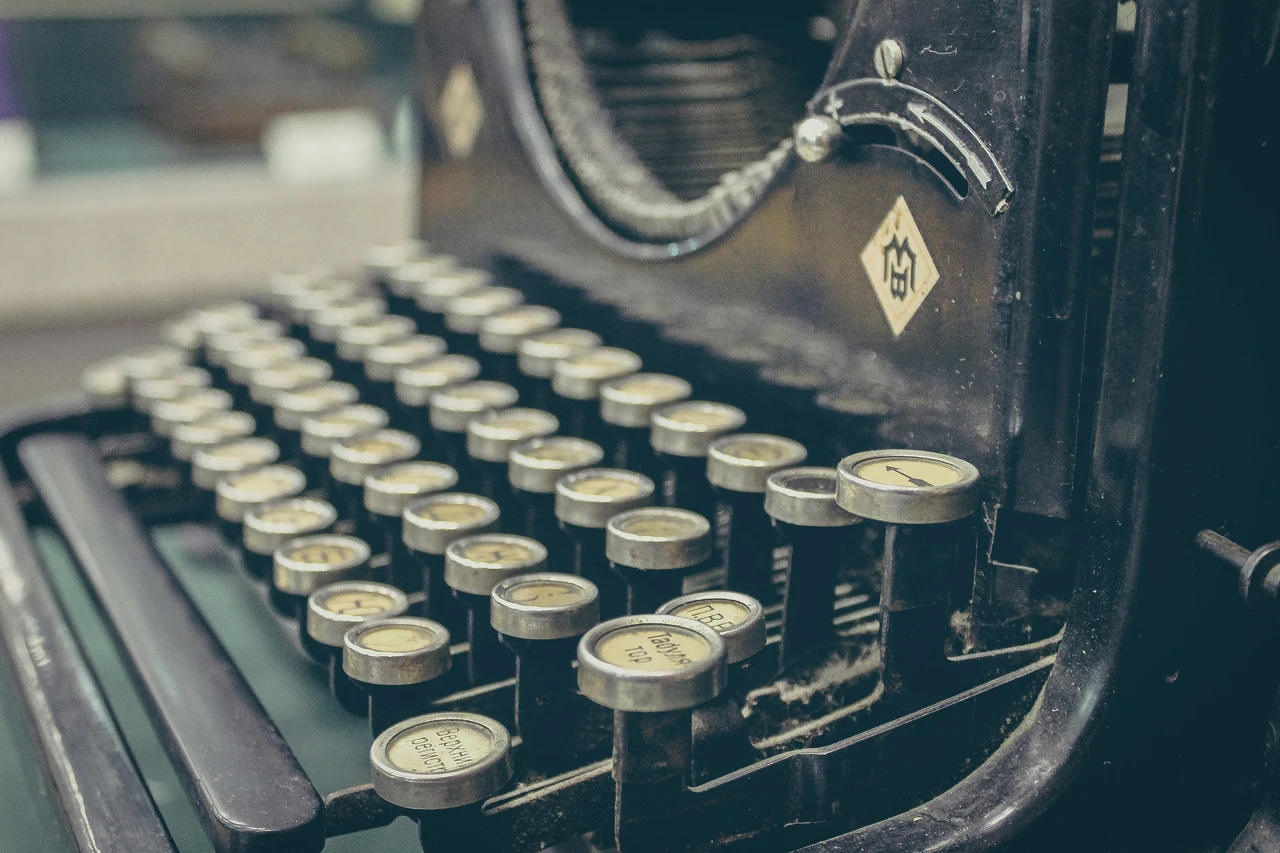 Ecco i 4 dettagli che rendono preziosa una vecchia macchina da scrivere, secondo gli antiquari Ecco i 4 dettagli che rendono preziosa una vecchia macchina da scrivere, secondo gli antiquari