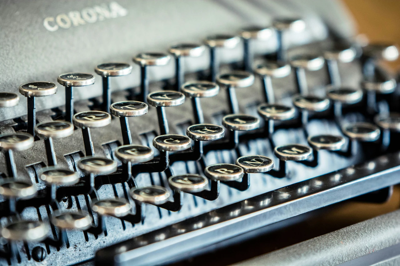 Ecco i 4 dettagli che rendono preziosa una vecchia macchina da scrivere, secondo gli antiquari Ecco i 4 dettagli che rendono preziosa una vecchia macchina da scrivere, secondo gli antiquari