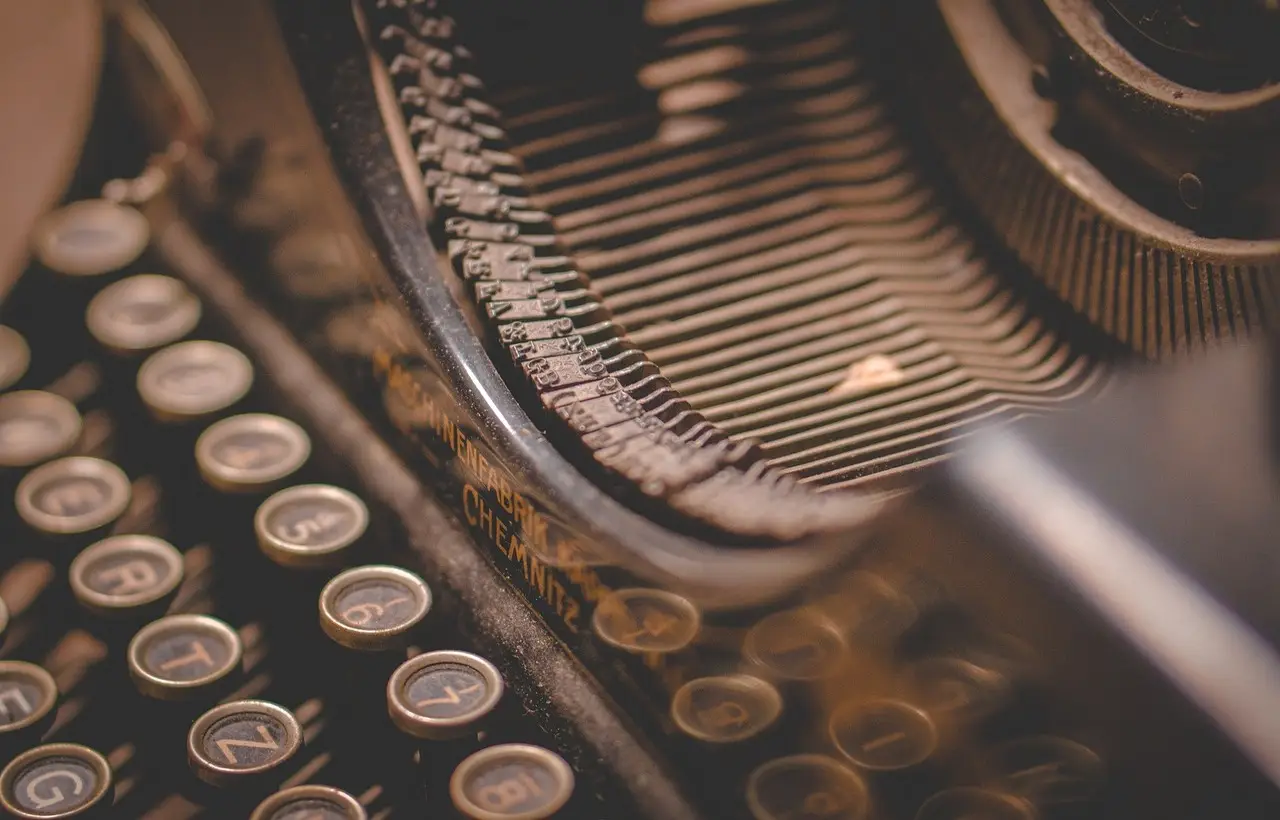 Ecco i 4 dettagli che rendono preziosa una vecchia macchina da scrivere, secondo gli antiquari Ecco i 4 dettagli che rendono preziosa una vecchia macchina da scrivere, secondo gli antiquari
