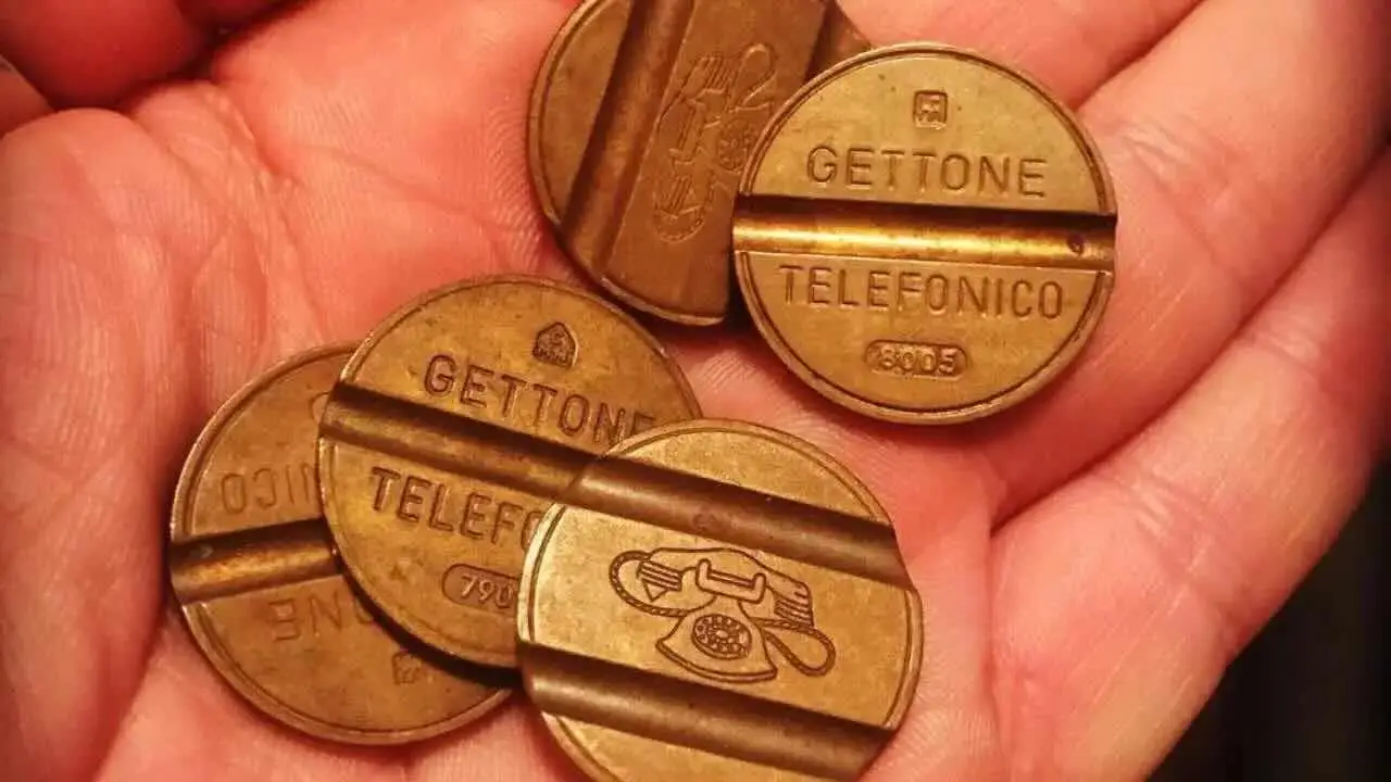 Perché un vecchio gettone telefonico può valere più di 20.000 euro: la classifica aggiornata Perché un vecchio gettone telefonico può valere più di 20.000 euro: la classifica aggiornata