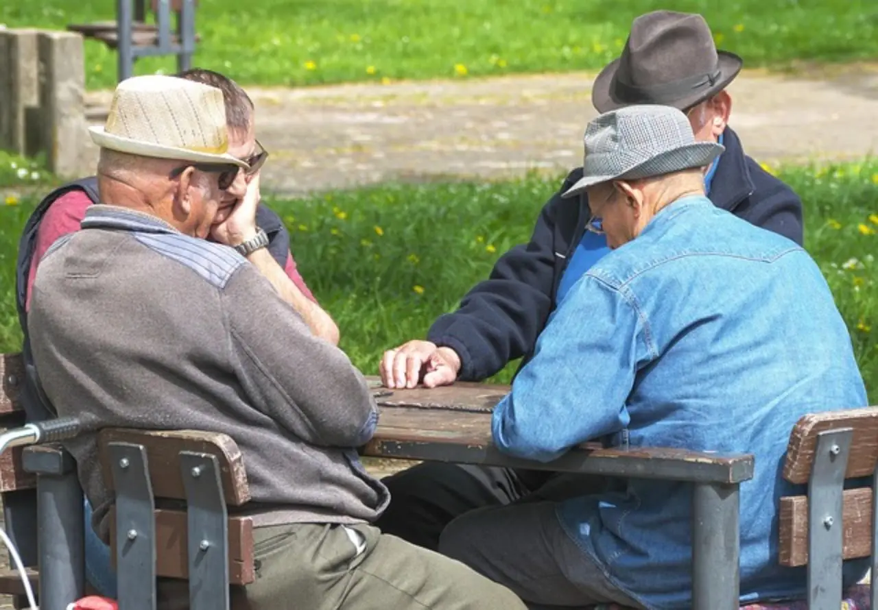 Assicurazione sanitaria in viaggio: cosa copre davvero la nuova polizza per chi parte dopo i 65 anni Assicurazione sanitaria in viaggio: cosa copre davvero la nuova polizza per chi parte dopo i 65 anni