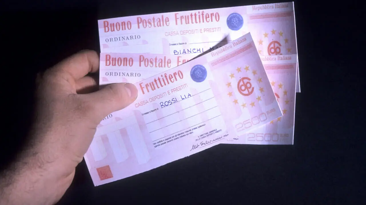 Come funziona un buono postale: ecco il nuovo prodotto con interesse al 7% Come funziona un buono postale: ecco il nuovo prodotto con interesse al 7%
