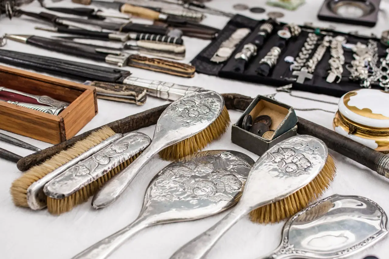 Nuove regole per vendere oggetti vintage online: le 3 piattaforme più sicure secondo gli antiquari Nuove regole per vendere oggetti vintage online: le 3 piattaforme più sicure secondo gli antiquari
