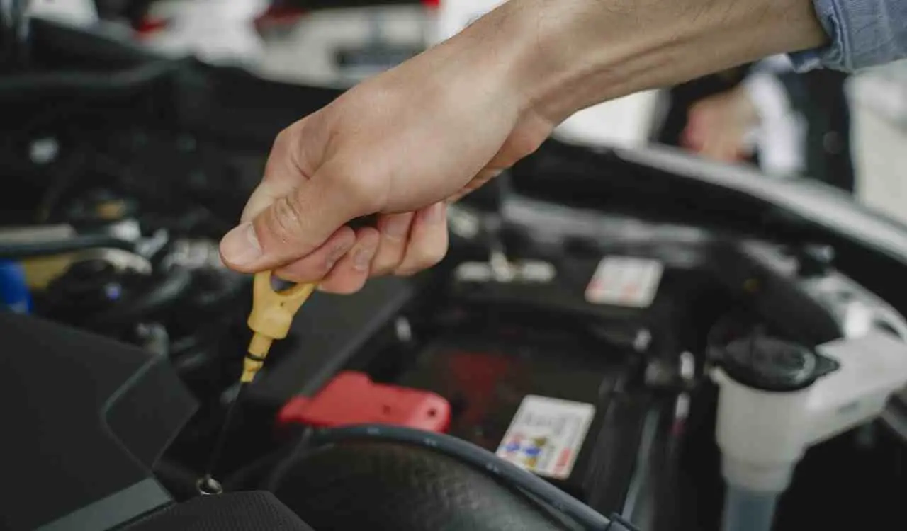 Auto a benzina o diesel con più di 3 anni: ecco i controlli chiave per evitare spese impreviste Auto a benzina o diesel con più di 3 anni: ecco i controlli chiave per evitare spese impreviste