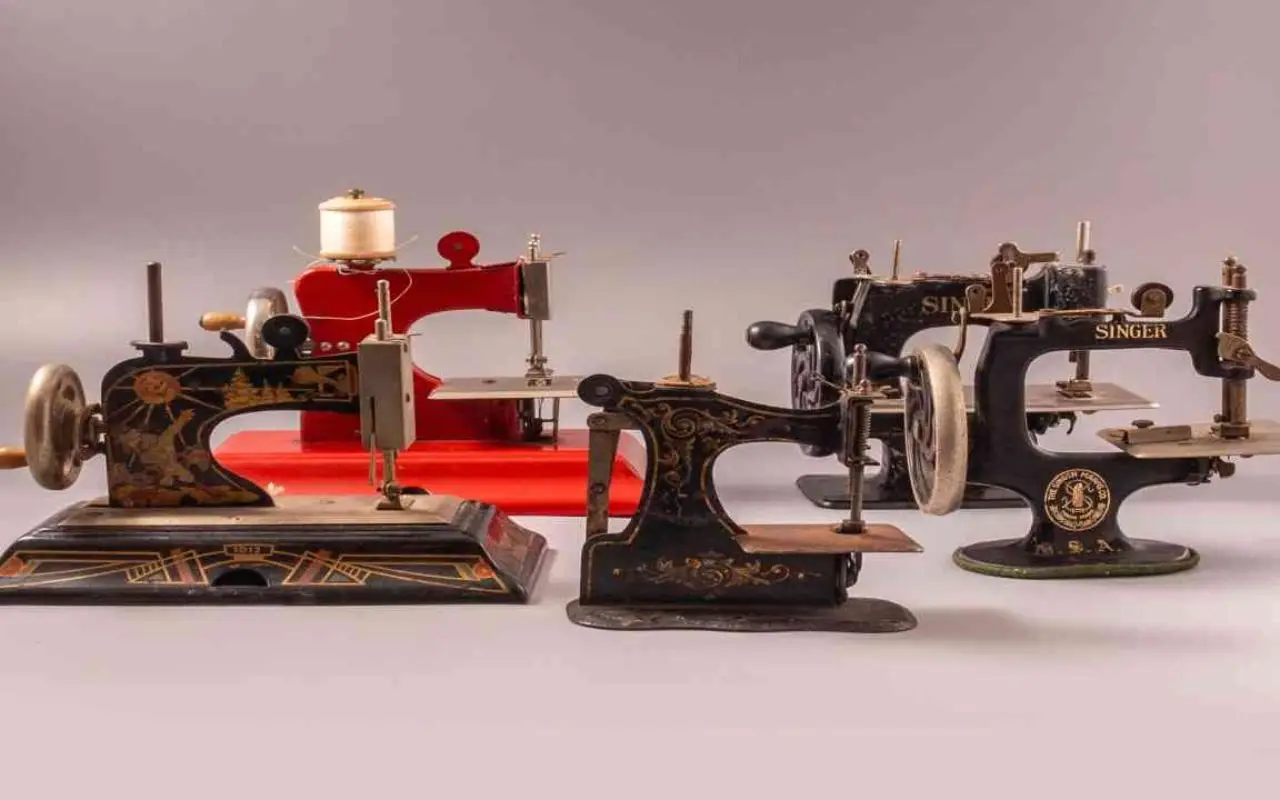 Macchine da cucire d’epoca: i 3 errori che abbassano il valore Macchine da cucire d’epoca: i 3 errori che abbassano il valore