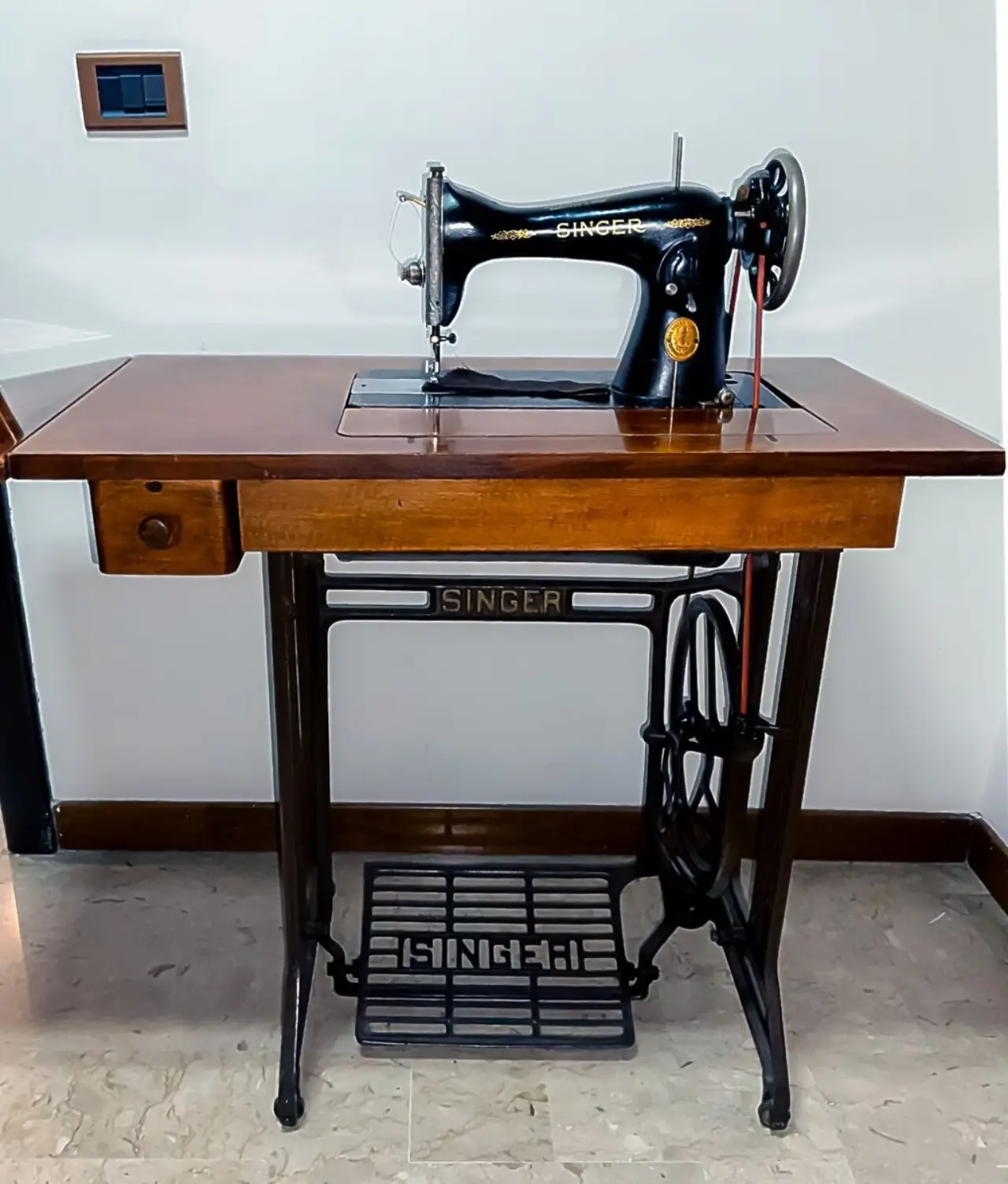 Macchine da cucito Singer con cassetto: il dettaglio che ne aumenta il valore Macchine da cucito Singer con cassetto: il dettaglio che ne aumenta il valore