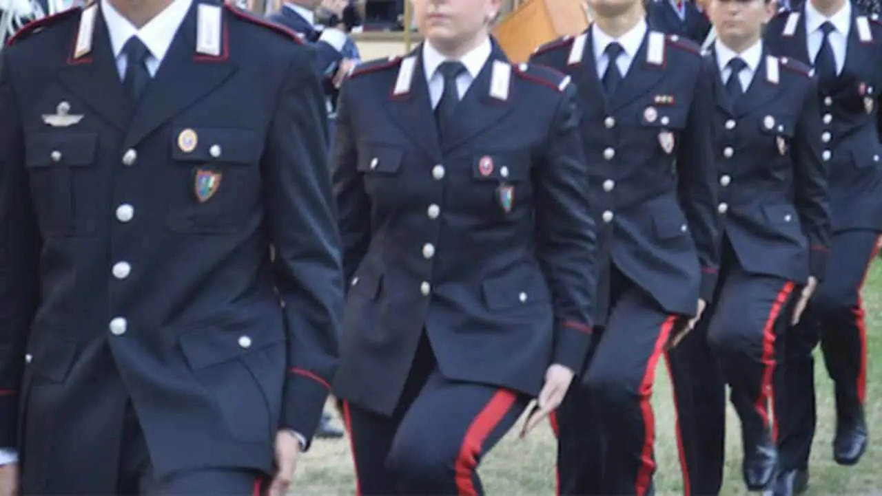 Carabinieri, quanto guadagna chi entra oggi? Le cifre aggiornate per i neoassunti Carabinieri, quanto guadagna chi entra oggi? Le cifre aggiornate per i neoassunti