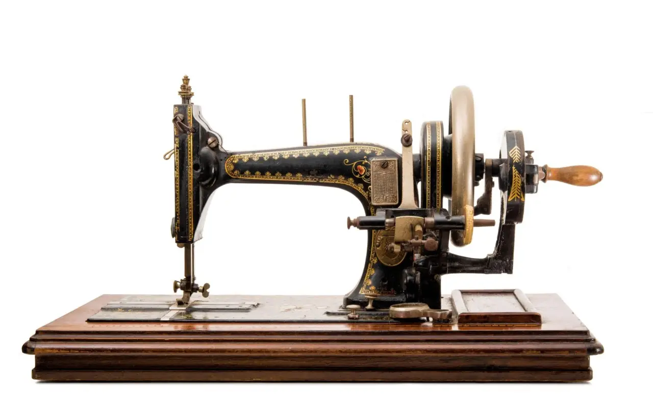 Macchine da cucito d’epoca: come riconoscere quelle più rare Macchine da cucito d’epoca: come riconoscere quelle più rare